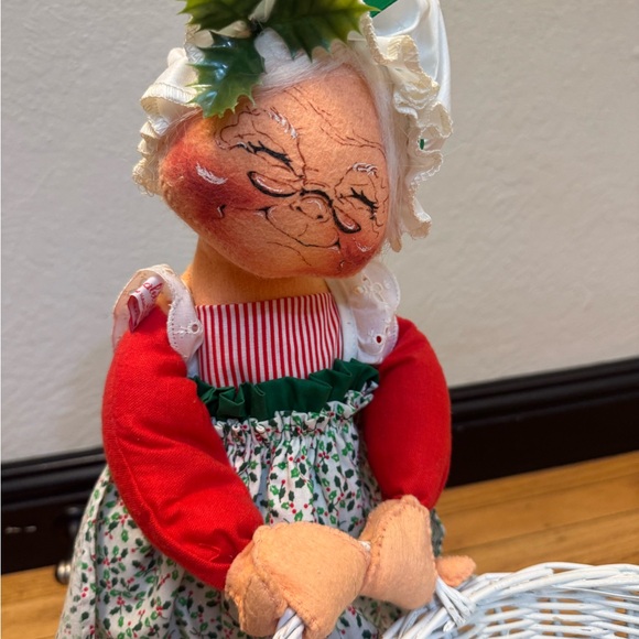 Annalee Red and Green Holiday Decor Figures - Picture 7 of 11